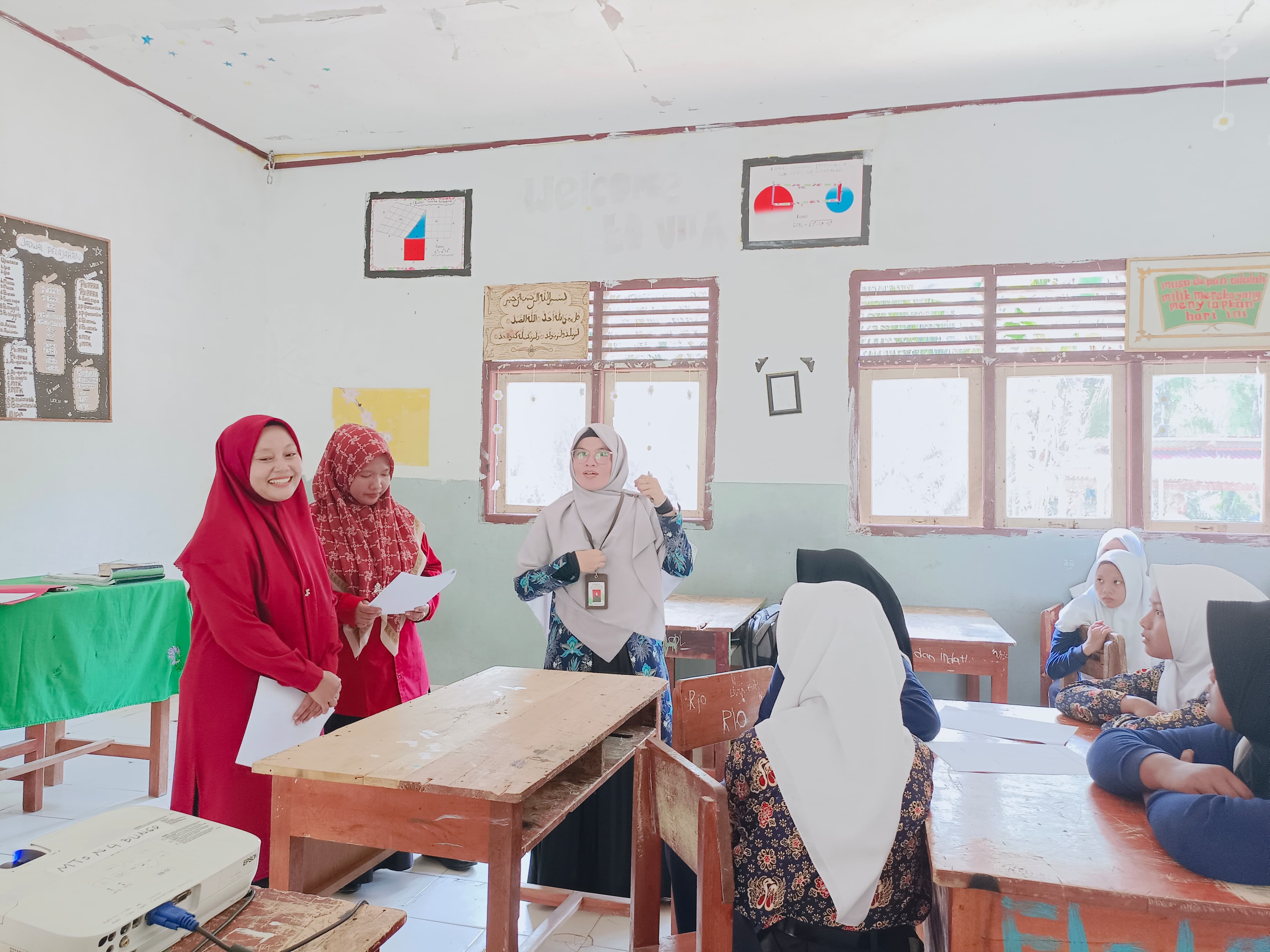 INSTRUKTUR AKMI LAKUKAN VISITASI DI MTS NEGERI 4 BUNGO