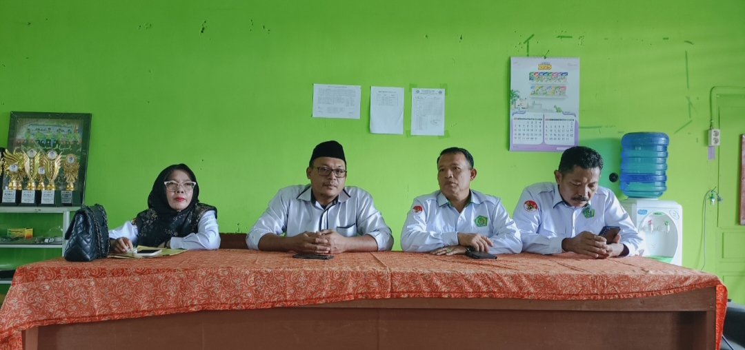 PAMIT PURNA TUGAS PENGAWAS MADRASAH TETAP JALIN SILATURAHMI PAMIT PURNA TUGAS PENGAWAS MADRASAH TETAP JALIN SILATURAHMI