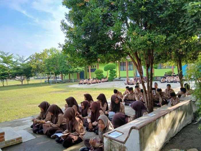 Tradisi Mulia! MTsN 4 Bungo Kenang Jasa Tokoh Lewat Doa Bersama.