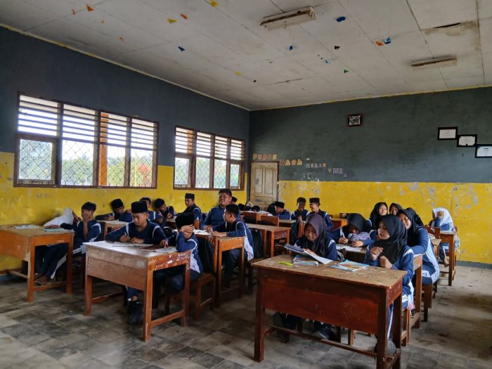 Menggali Cahaya Peradaban, Siswa VIII B MTsN 4 Bungo Belajar Kejayaan Islam Masa Abbasiyah Menggali Cahaya Peradaban, Siswa VIII B MTsN 4 Bungo Belajar Kejayaan Islam Masa Abbasiyah