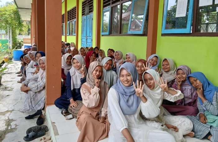 MTsN 4 Bungo Beri Penghargaan untuk Siswa dengan Bacaan Al-Quran Terbaik MTsN 4 Bungo Beri Penghargaan untuk Siswa dengan Bacaan Al-Quran Terbaik