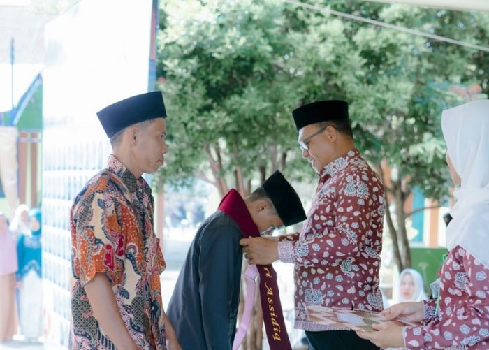 Penuh Haru dan Bangga, Kepala MTsN 4 Bungo Lepas 101 Siswa Kelas IX