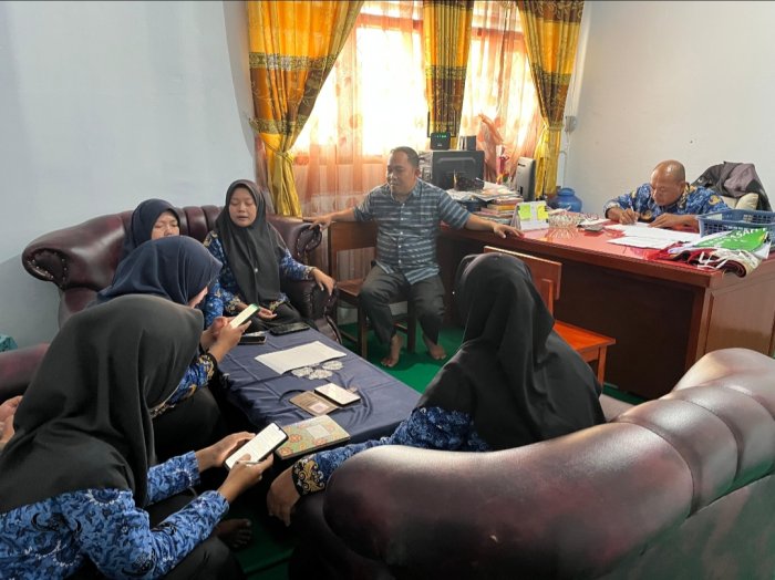 Kepala MTsN 4 Bungo Bersama Panitia Gelar Rapat Persiapan TKA 2026