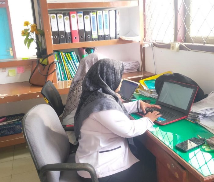 MTsN 4 Bungo Lengkapi Data Siswa untuk Optimalkan Sistem EMIS MTsN 4 Bungo Lengkapi Data Siswa untuk Optimalkan Sistem EMIS