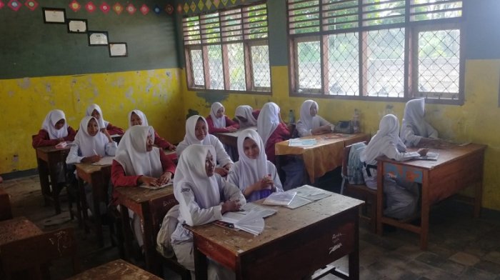 MTsN 4 Bungo Fasilitasi Remedial UTS Ganjil untuk Tingkatkan Ketuntasan Belajar Siswa MTsN 4 Bungo Fasilitasi Remedial UTS Ganjil untuk Tingkatkan Ketuntasan Belajar Siswa