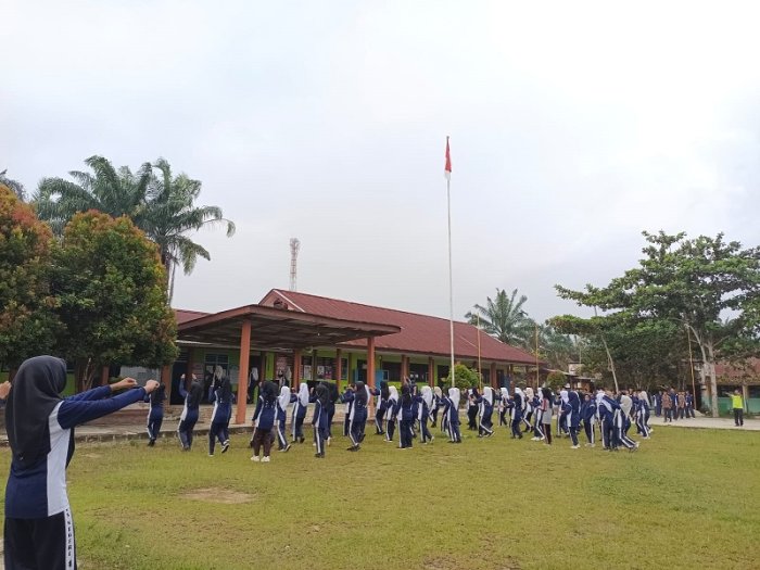 Kamis Sehat: Siswa MTsN 4 Bungo Penuh Semangat Ikuti Program Senam Bugar Ceria Kamis Sehat: Siswa MTsN 4 Bungo Penuh Semangat Ikuti Program Senam Bugar Ceria