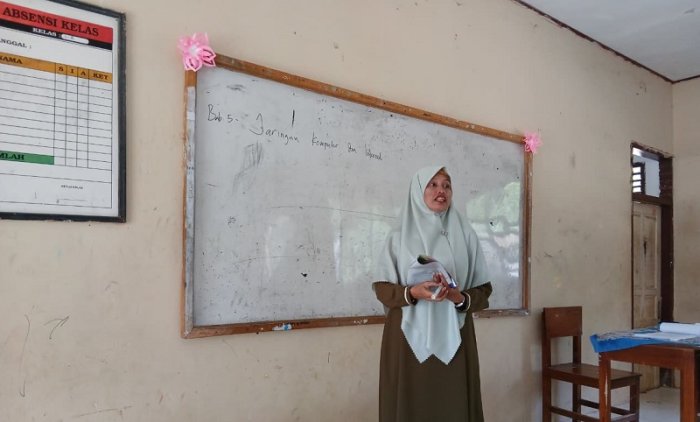 Pemahaman Jaringan Internet : Guru Informatika Amin Mahmudah Berikan Materi Khusus untuk Siswa Kelas 7 Pemahaman Jaringan Internet : Guru Informatika Amin Mahmudah Berikan Materi Khusus untuk Siswa Kelas 7