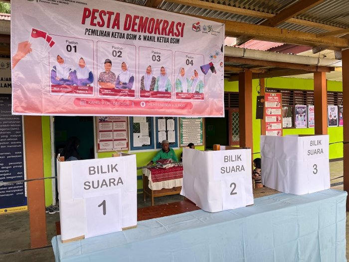 Pemilu OSIM MTsN 4 Bungo: Edukasi Demokrasi dengan Nuansa Pemilu Sungguhan Pemilu OSIM MTsN 4 Bungo: Edukasi Demokrasi dengan Nuansa Pemilu Sungguhan