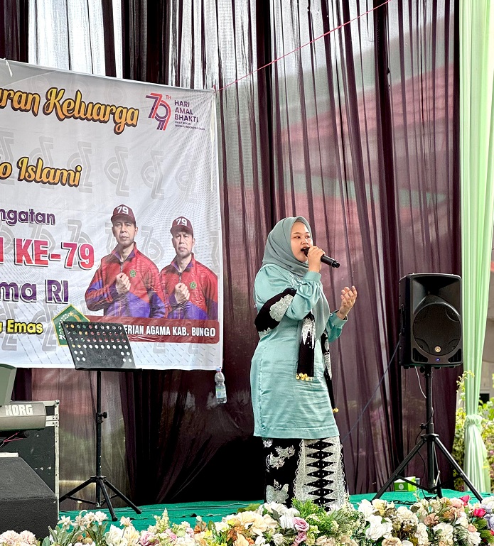 LOMBA VOCAL SOLO, PERWAKILAN MTS N 4 BUNGO TAMPIL MEMUKAU LOMBA VOCAL SOLO, PERWAKILAN MTS N 4 BUNGO TAMPIL MEMUKAU