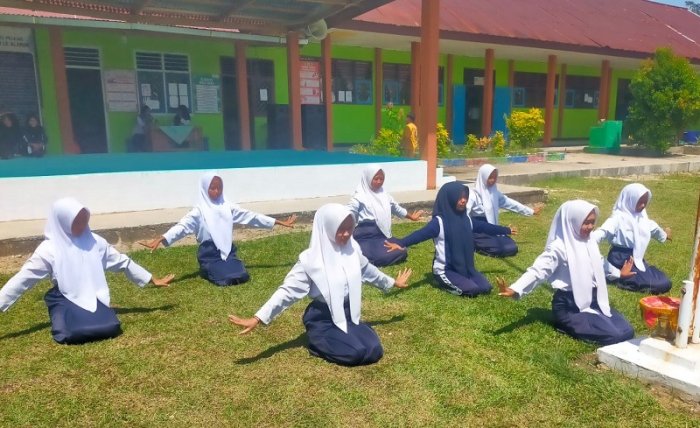 MTsN 4 Bungo Intensifkan Latihan Tari Sekapur Sirih Jelang Pelepasan Siswa Kelas IX MTsN 4 Bungo Intensifkan Latihan Tari Sekapur Sirih Jelang Pelepasan Siswa Kelas IX