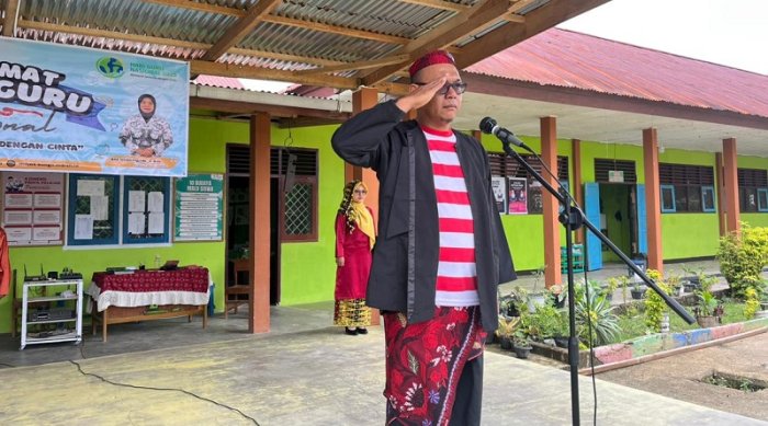 Kepala MTsN 4 Bungo Bacakan Sambutan Menag di HGN 2025