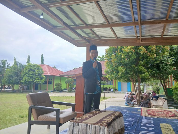 Ustadz Syarif Abdurrahman, M.Pd Ajak Siswa MTsN 4 Bungo Siapkan Masa Depan dengan Akhlak Mulia Ustadz Syarif Abdurrahman, M.Pd Ajak Siswa MTsN 4 Bungo Siapkan Masa Depan dengan Akhlak Mulia