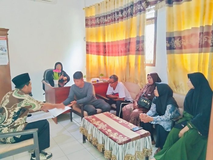 Tingkatkan Pengawasan Jajanan Siswa, MTsN 4 Bungo Ajukan Kantin Madrasah Bersertifikat Halal Tingkatkan Pengawasan Jajanan Siswa, MTsN 4 Bungo Ajukan Kantin Madrasah Bersertifikat Halal