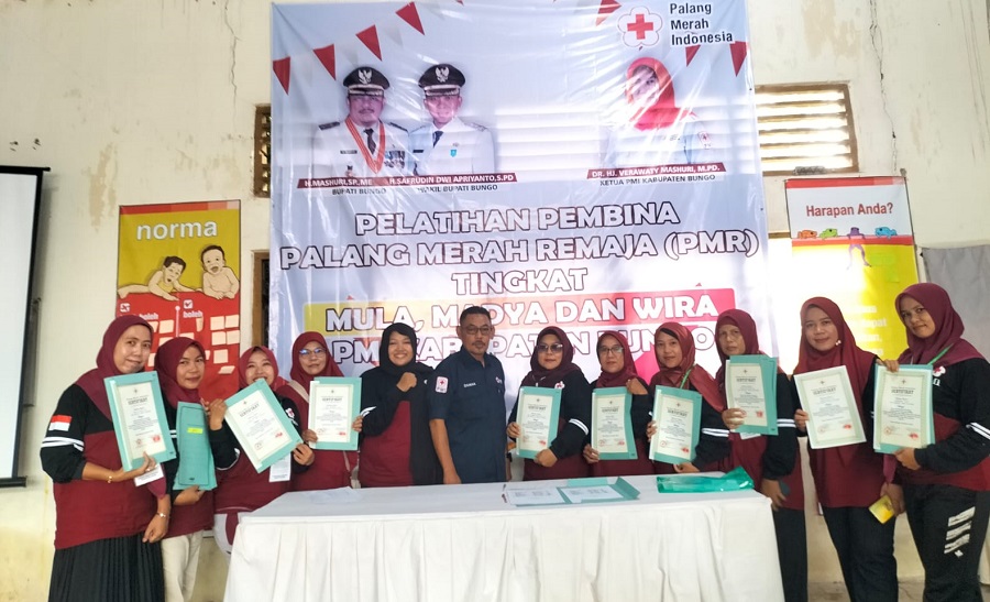 PEMBINA PMR MTS N 4 BUNGO IKUTI PELATIHAN PEMBINA PALANG MERAH REMAJA PEMBINA PMR MTS N 4 BUNGO IKUTI PELATIHAN PEMBINA PALANG MERAH REMAJA