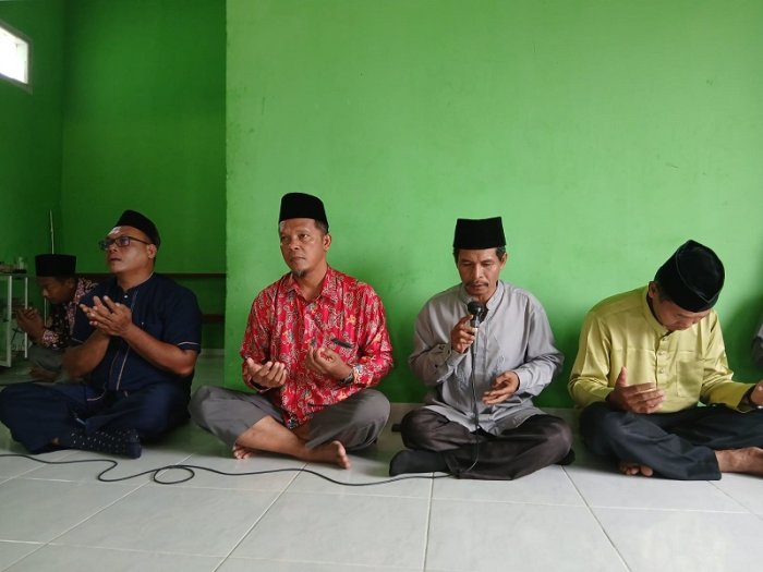 Sambut Ramadhan 1447 H, Keluarga Besar MTsN 4 Bungo Gelar Pengajian dan Doa Bersama Sambut Ramadhan 1447 H, Keluarga Besar MTsN 4 Bungo Gelar Pengajian dan Doa Bersama