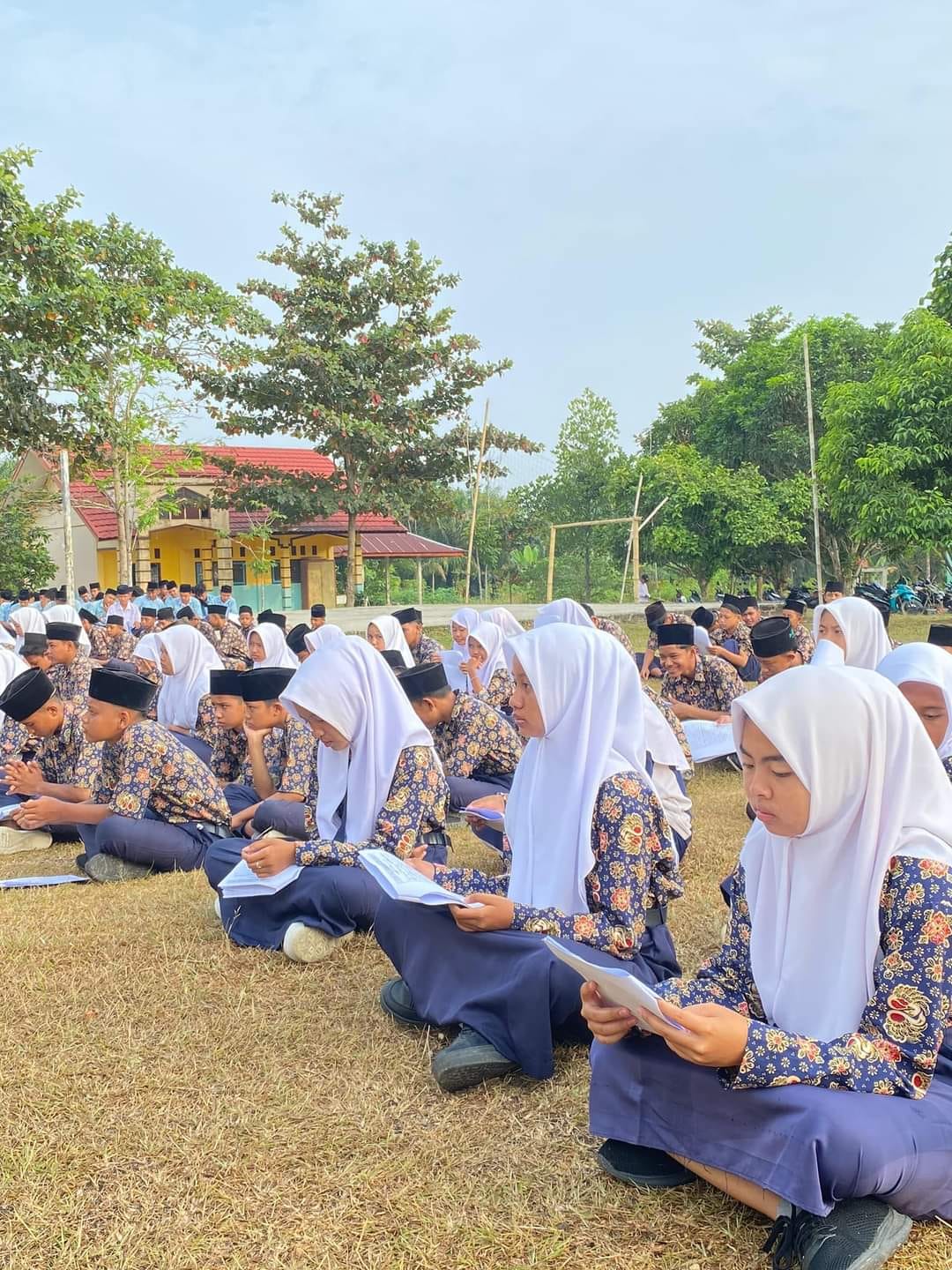 IMPLEMENTASIKAN KURIKULUM MERDEKA, MTSN 4 BUNGO GALAKKAN PROGRAM P5 PPRA