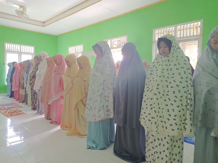 Awali Pagi dengan Keberkahan, Siswa MTsN 4 Bungo Rutin Laksanakan Shalat Dhuha Selama Ramadan