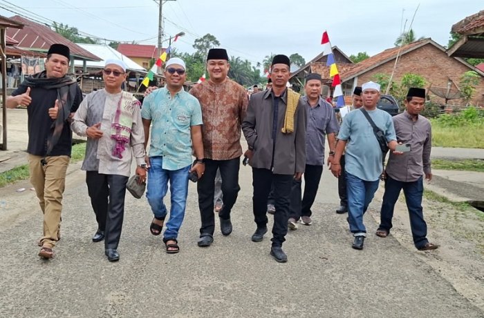 Sosok Energik di Tengah Rakyat: Edo Maizaki Warnai Momen Halal Bihalal di Masjid Hidayatuttaqwa