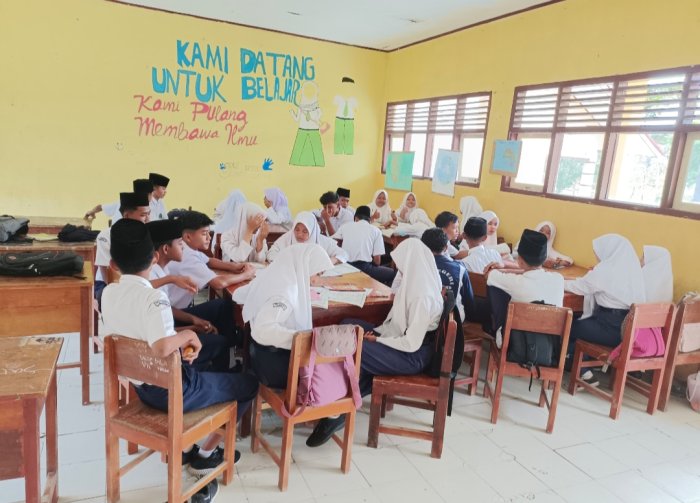 Siswa MTsN 4 Bungo Gelar Diskusi Bahasa Indonesia Siswa MTsN 4 Bungo Gelar Diskusi Bahasa Indonesia