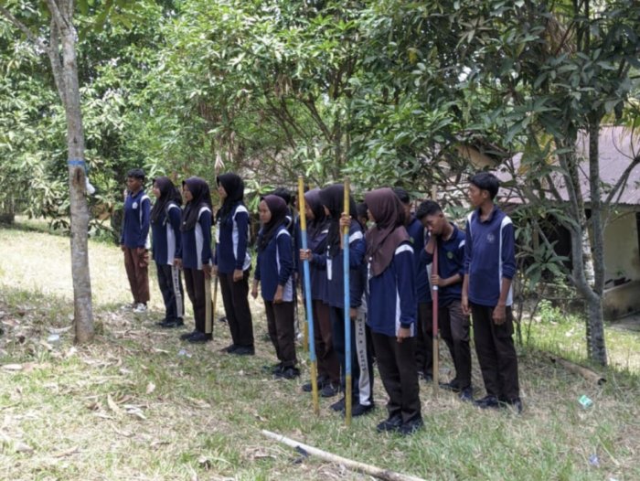 Persiapan Maksimal Sebelum Ikuti Susur Halang Rintang (SHRP) Perserta Jambore Cabang MTsN 4 Bungo Persiapan Maksimal Sebelum Ikuti Susur Halang Rintang (SHRP) Perserta Jambore Cabang MTsN 4 Bungo