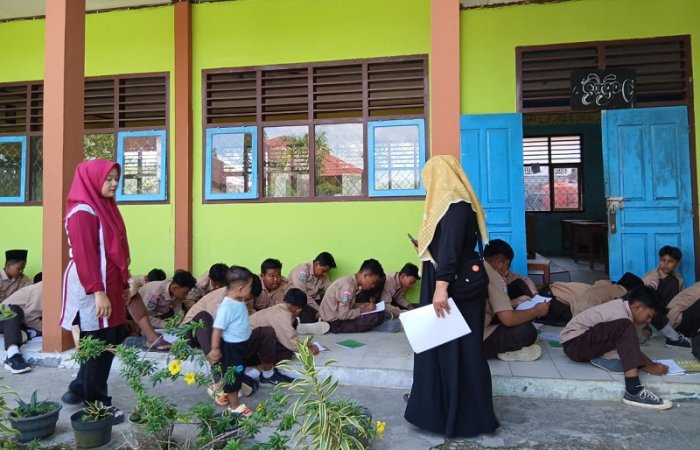 MTsN 4 Bungo Lestarikan Aksara Tradisional: Siswa Diuji Kemampuan Menulis Pegon (Arab Melayu Jambi) MTsN 4 Bungo Lestarikan Aksara Tradisional: Siswa Diuji Kemampuan Menulis Pegon (Arab Melayu Jambi)