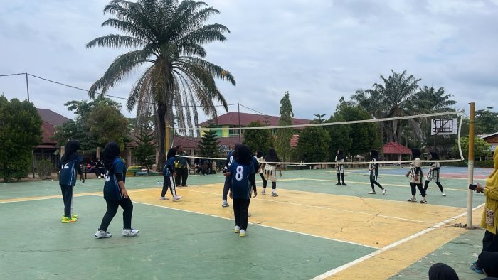 Tampil Kerja Keras dan Kompak, Tim Voli Putri MTsN 4 Bungo Raih Juara 3 pada Ajang KOMPAS 2026 Tampil Kerja Keras dan Kompak, Tim Voli Putri MTsN 4 Bungo Raih Juara 3 pada Ajang KOMPAS 2026