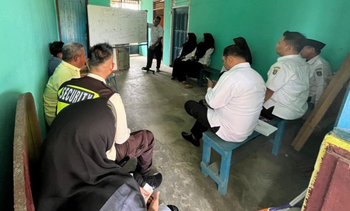 Pastikan Kinerja Terukur, Kepala MTsN 4 Bungo Perketat Pembagian Tugas Khusus Pegawai