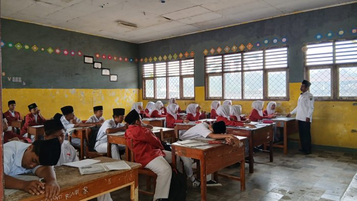 Aktualisasi Akhlakul Karimah, MTsN 4 Bungo Hadirkan Pembelajaran Aqidah Akhlak Interaktif Aktualisasi Akhlakul Karimah, MTsN 4 Bungo Hadirkan Pembelajaran Aqidah Akhlak Interaktif