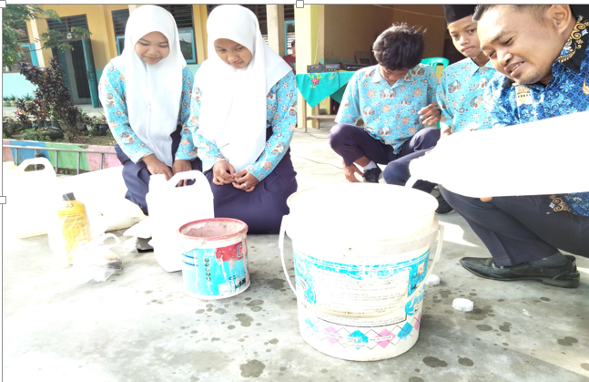 P5-PPRA MTs N 4 BUNGO KEMBANGKAN HAND MADE PUPUK ORGANIK