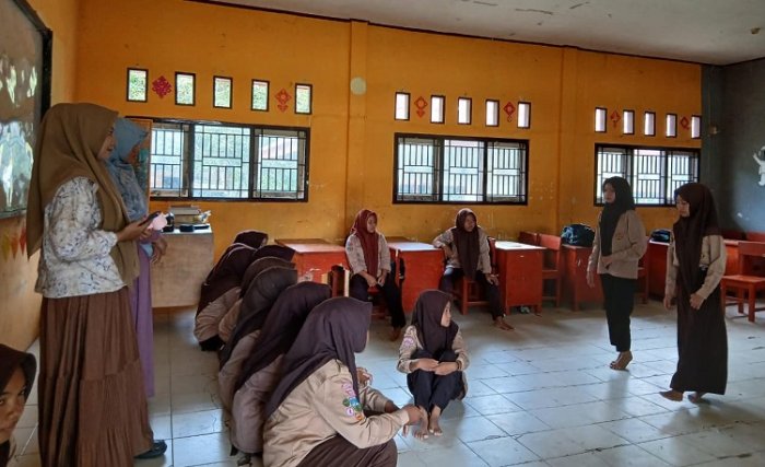 Sambut Pelepasan Siswa Kelas IX, Siswa Kelas 7 dan 8 MTsN 4 Bungo Intensifkan Latihan Tari Sambut Pelepasan Siswa Kelas IX, Siswa Kelas 7 dan 8 MTsN 4 Bungo Intensifkan Latihan Tari