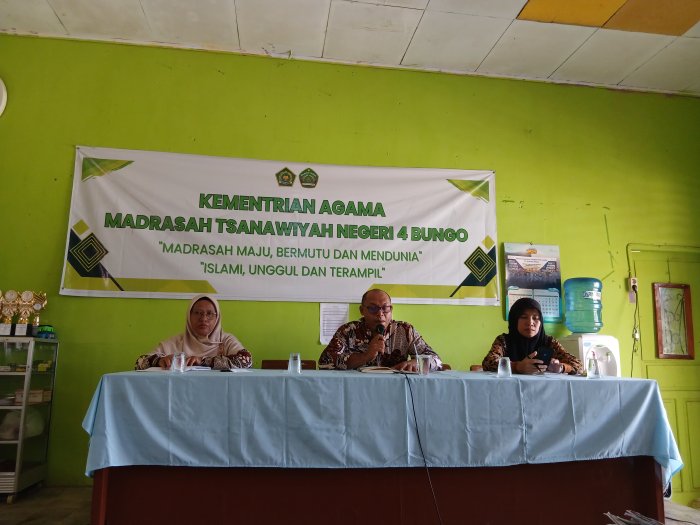 Guru dan Pegawai MTsN 4 Bungo Matangkan Persiapan Ujian Semester Ganjil Guru dan Pegawai MTsN 4 Bungo Matangkan Persiapan Ujian Semester Ganjil