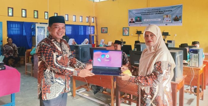 Majelis Guru dan Pegawai MTsN 4 Bungo Dukung Kesuksesan ANBK Tahun 2025 Majelis Guru dan Pegawai MTsN 4 Bungo Dukung Kesuksesan ANBK Tahun 2025