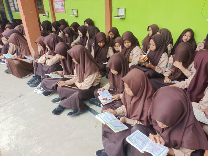MTsN 4 Bungo Rutin Gelar Yasin dan Tahlil Setiap Jumat