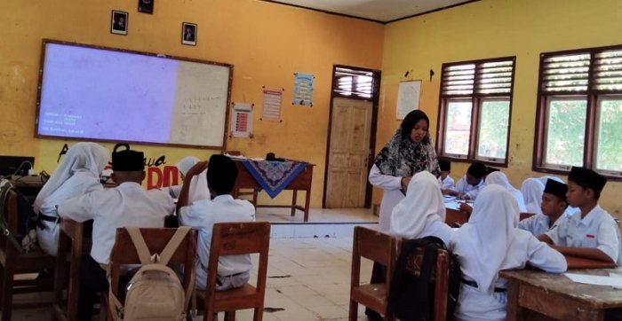 Matematika Menyenangkan : Pembelajaran Operasi Bilangan Pecahan Matematika Menyenangkan : Pembelajaran Operasi Bilangan Pecahan