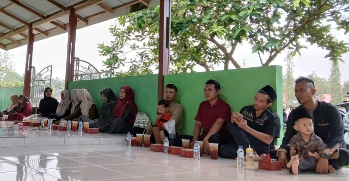 MTsN 4 Bungo Gelar Buka Puasa Bersama Jalin Silturrahmi MTsN 4 Bungo Gelar Buka Puasa Bersama Jalin Silturrahmi