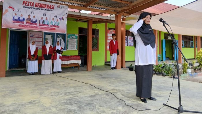 Pembina Upacara Ajak Siswa MTsN 4 Bungo Tingkatkan Tanggung Jawab Pembina Upacara Ajak Siswa MTsN 4 Bungo Tingkatkan Tanggung Jawab
