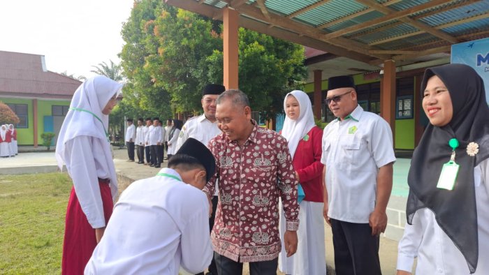 Wujud Sinergi Madrasah dan Wali Murid, Ketua Komite Hadiri Pembukaan Mata Muda MTsN 4 Bungo