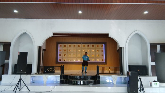 Lestarikan Seni Daerah, Perwakilan MTsN 4 Bungo Tampil Memukau di Cabang Vocal Solo KOMPAS 2026 Lestarikan Seni Daerah, Perwakilan MTsN 4 Bungo Tampil Memukau di Cabang Vocal Solo KOMPAS 2026