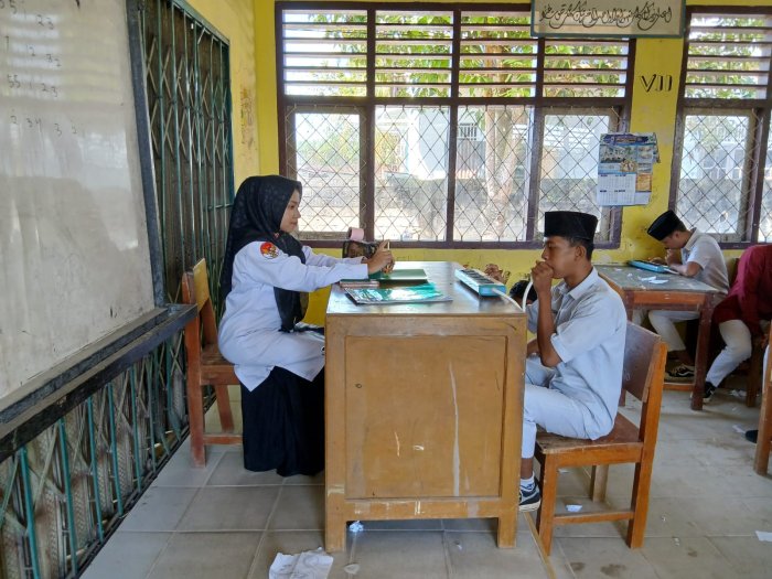 Harmoni di Ruang Kelas: Keseruan Ujian Praktik Seni Budaya Siswa Kelas IX Harmoni di Ruang Kelas: Keseruan Ujian Praktik Seni Budaya Siswa Kelas IX