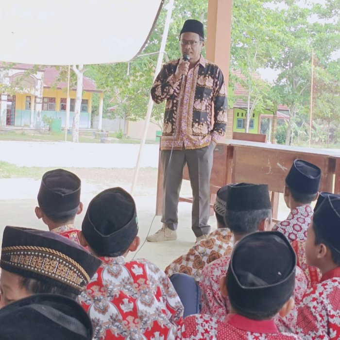 Waka Kesiswaan MTsN 4 Bungo Tekankan Pentingnya Disiplin dan Anti Bullying