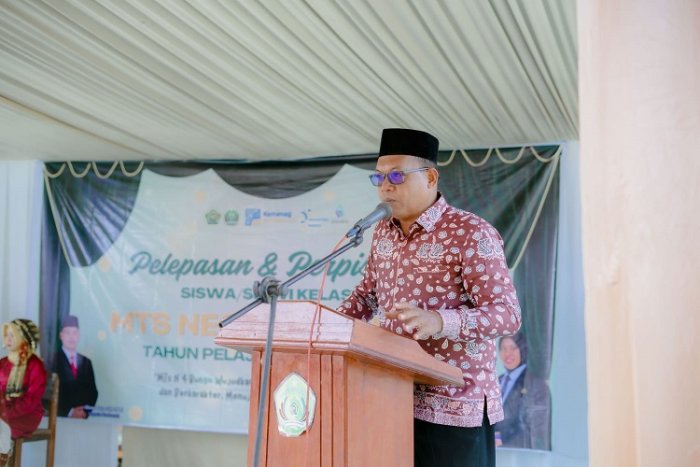 Pesan Menyentuh Kepala MTsN 4 Bungo di Acara Perpisahan: Jaga Nilai Agama dan Akhlakul Karimah Pesan Menyentuh Kepala MTsN 4 Bungo di Acara Perpisahan: Jaga Nilai Agama dan Akhlakul Karimah