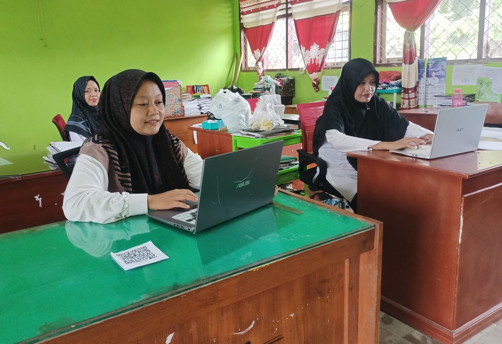 ASN DAN PPPK SATKER MTS NEGERI 4 BUNGO TUNTASKAN SKP TRIWULAN III TEPAT WAKTU ASN DAN PPPK SATKER MTS NEGERI 4 BUNGO TUNTASKAN SKP TRIWULAN III TEPAT WAKTU