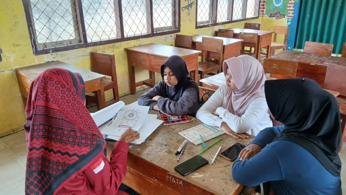 Siap Tampil All Out! Guru IPA MTsN 4 Bungo Godok Kesiapan Siswi Menuju OMI Kabupaten
