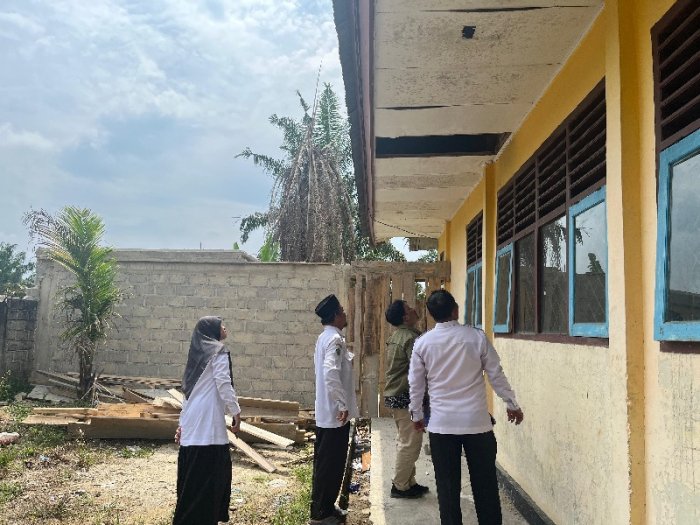 Cegah Risiko, Kondisi Bangunan MTsN 4 Bungo Ditinjau Konsultan PUPR