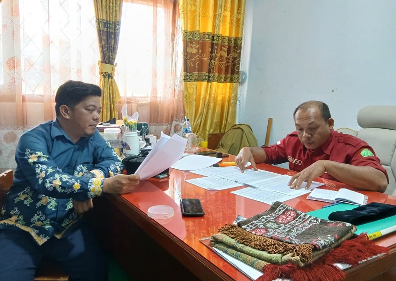 Kepala MTSN 4 Bungo dan Tim Humas Konsolidasikan Strategi Program Madrasah Kepala MTSN 4 Bungo dan Tim Humas Konsolidasikan Strategi Program Madrasah