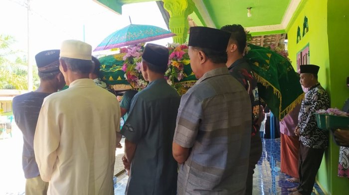 Ibunda Ketua Komite MTsN 4 Bungo Berpulang, Keluarga Besar Madrasah Turut Berduka Ibunda Ketua Komite MTsN 4 Bungo Berpulang, Keluarga Besar Madrasah Turut Berduka