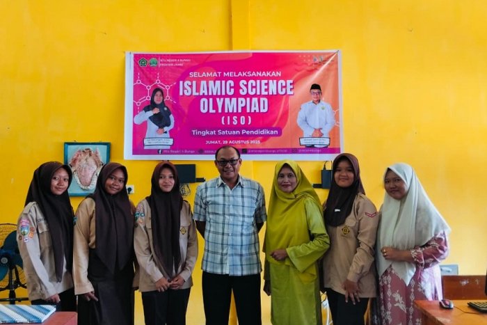 Kepala MTsN 4 Bungo Tinjau Pelaksanaan Olimpiade ISO 2025
