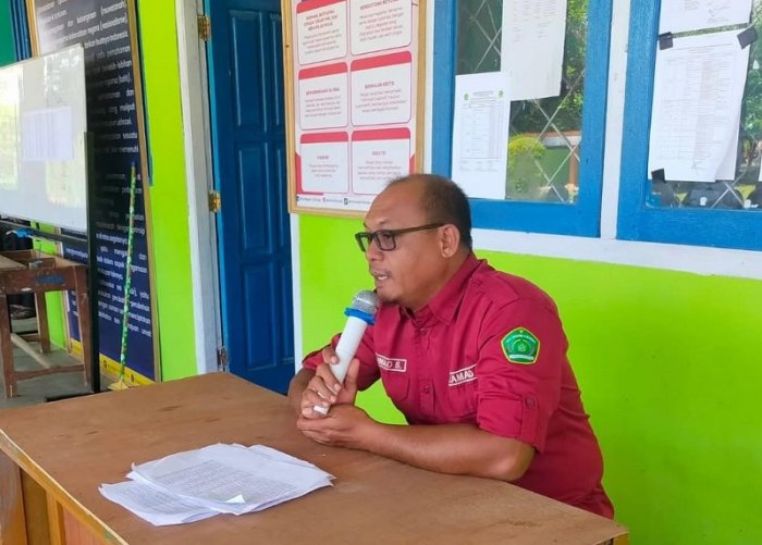 Kepala MTsN 4 Bungo Instruksikan Seluruh Pegawai Hadiri Upacara HAB Kemenag ke-80