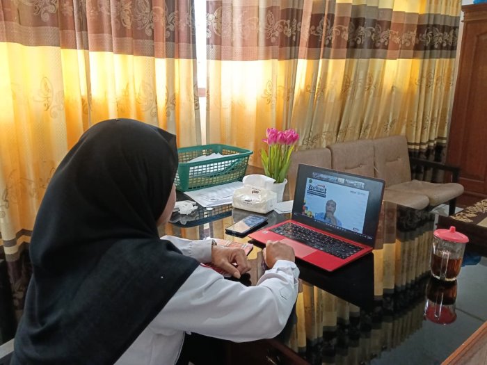 Dukung WBK dan WBBM, Kaur TU MTsN 4 Bungo Ikuti Rapat Koordinasi Zona Integritas Dukung WBK dan WBBM, Kaur TU MTsN 4 Bungo Ikuti Rapat Koordinasi Zona Integritas