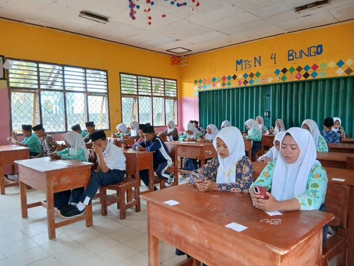 Pasca Ujian Sumatif Semester Ganjil, Siswa MTsN 4 Bungo Optimis Peroleh Nilai Maksimal Pasca Ujian Sumatif Semester Ganjil, Siswa MTsN 4 Bungo Optimis Peroleh Nilai Maksimal
